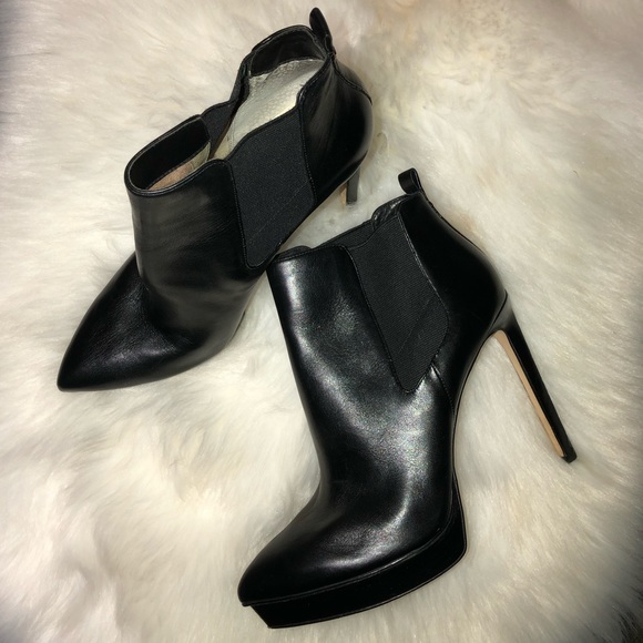 🔥 Micheal Kors Booties - Picture 2 of 6
